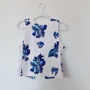 Floral sleeveless blouse with cropped back
